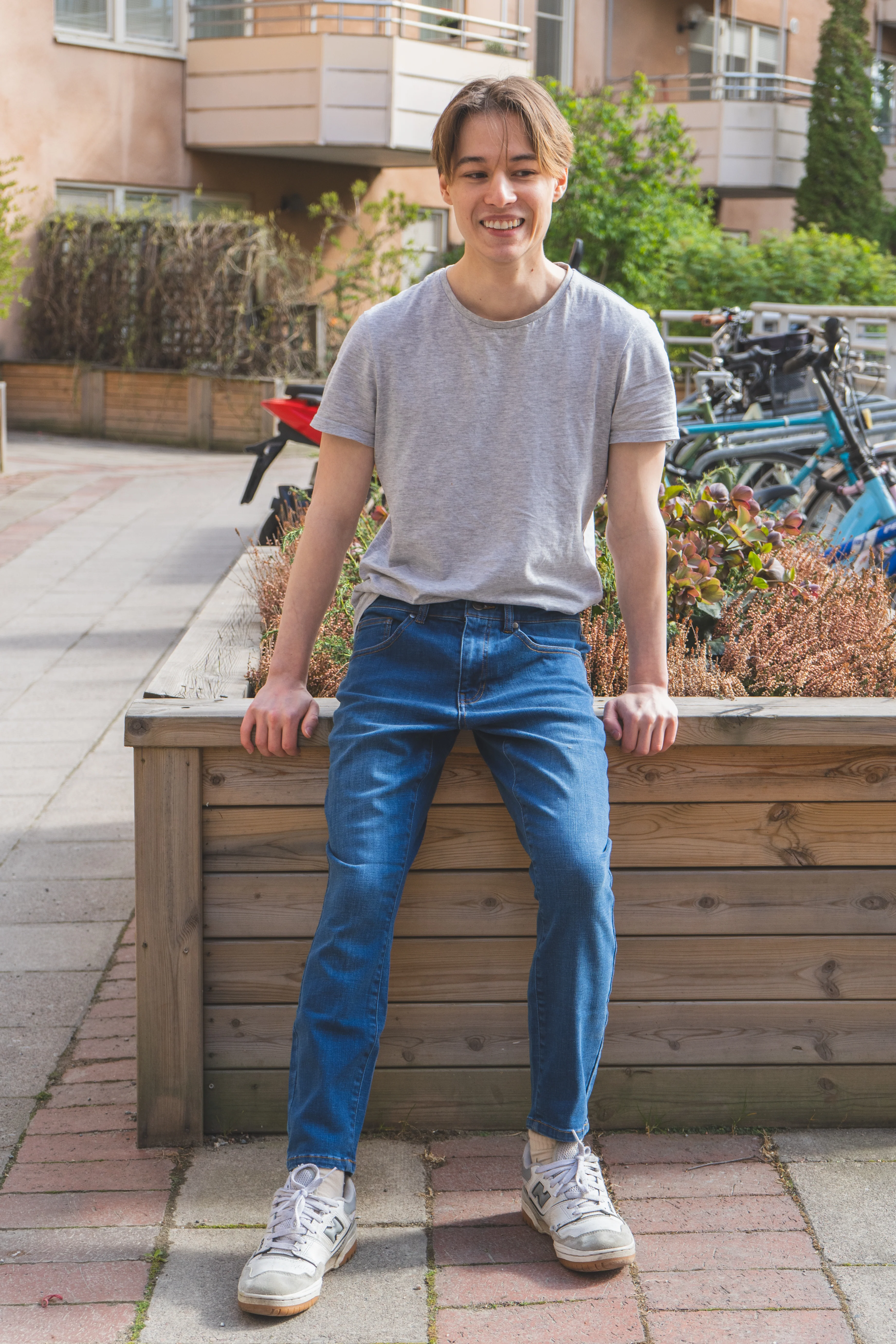 Core Extra Stretch Jeans Medium Wash - Image 4