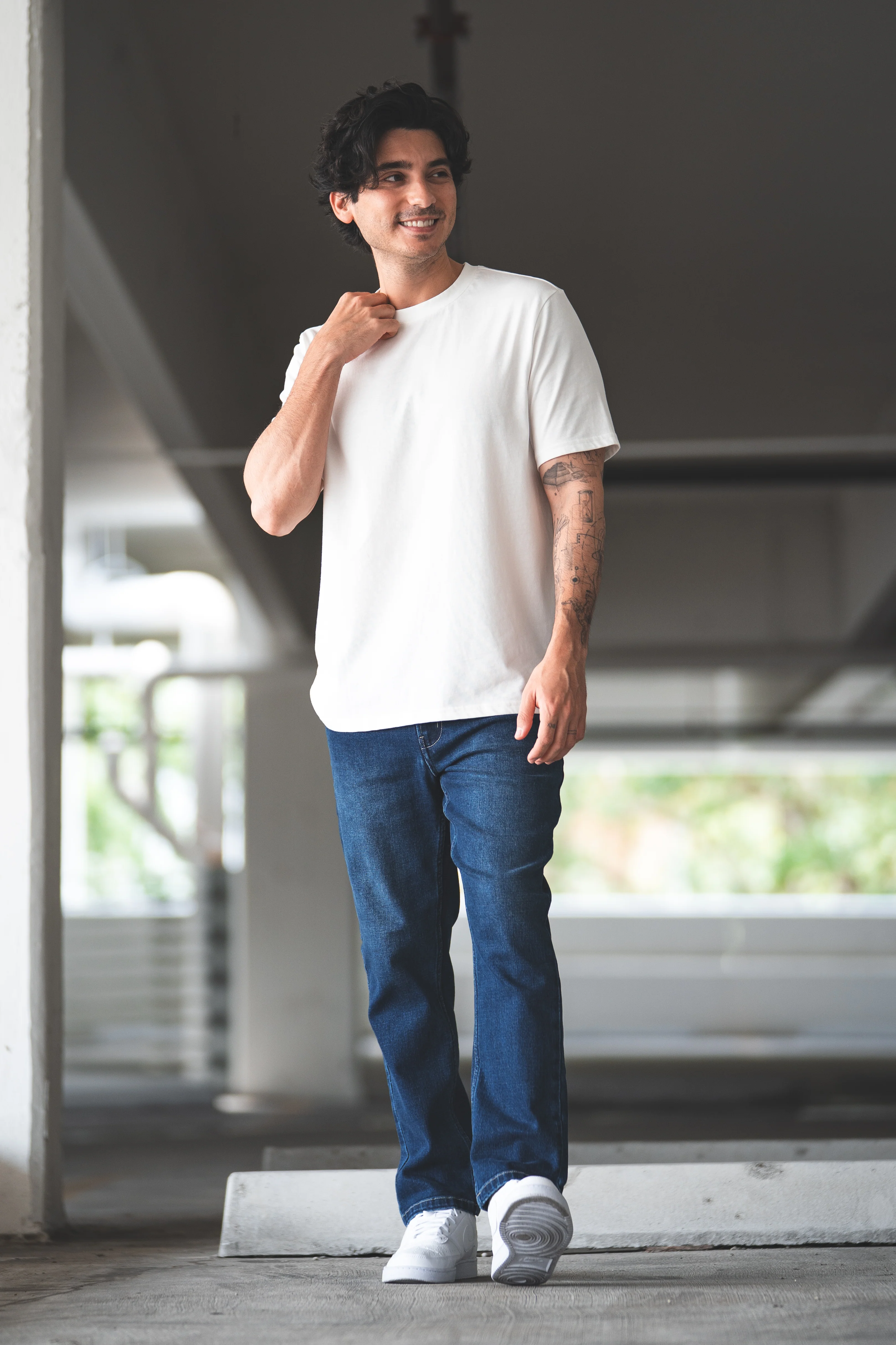 Straight Fit Stretch Jeans Medium Wash - Image 7
