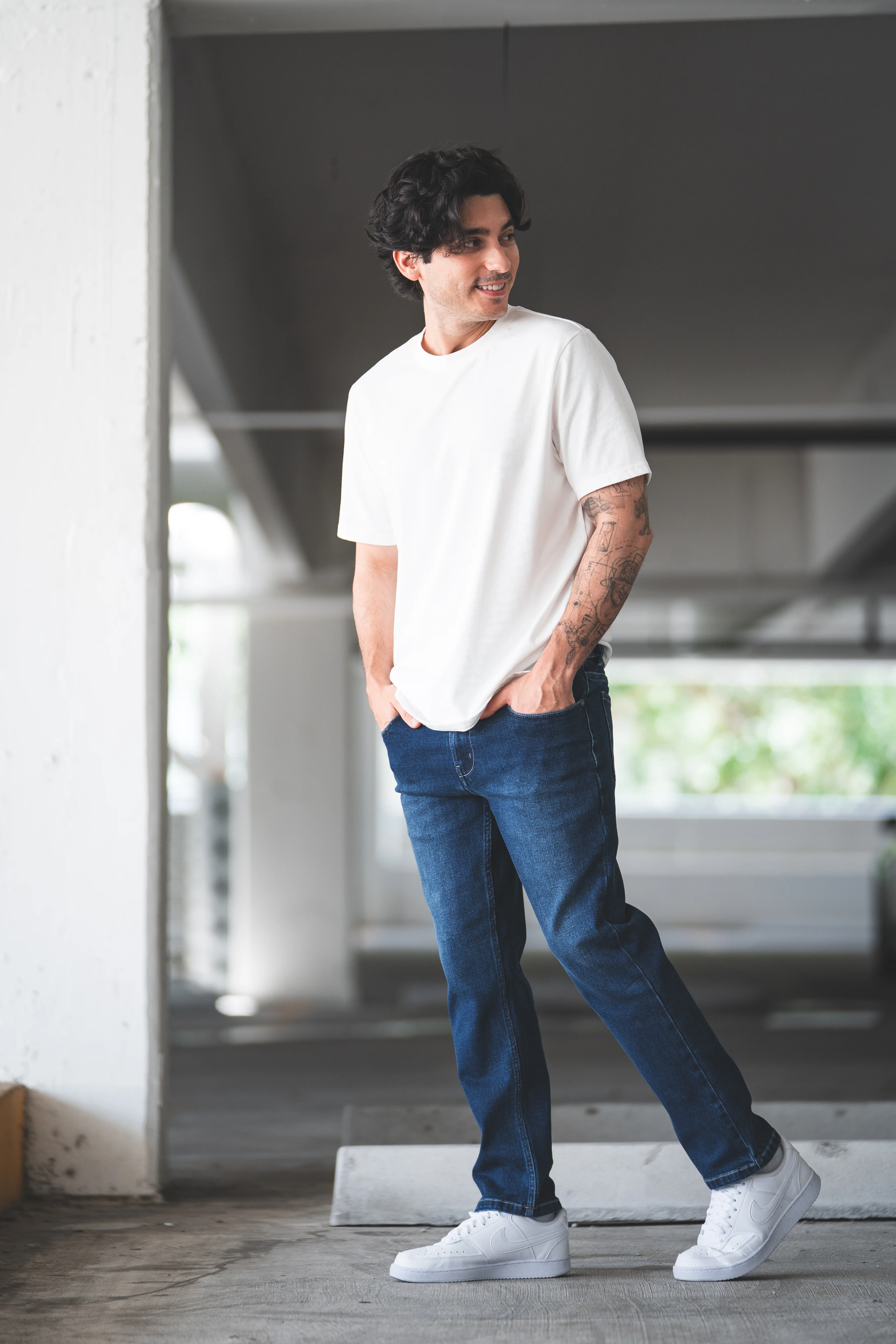 Straight Fit Stretch Jeans Medium Wash - Image 9